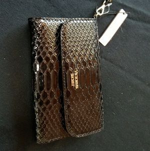NWT Victoria's Secret wristlet for cards and phone